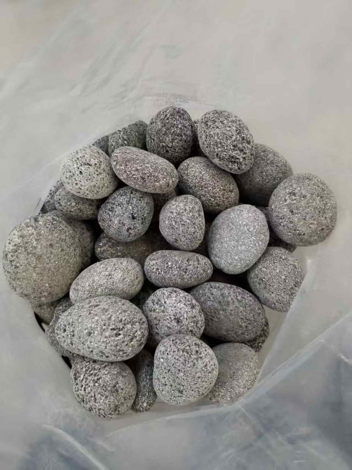 Natural Grey Speckled Pebbles – 15kg