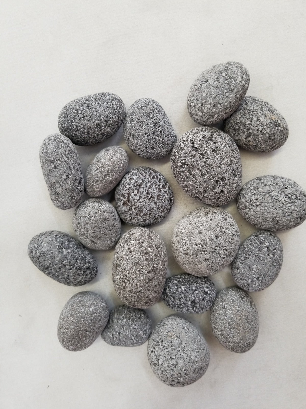 Natural Grey Speckled Pebbles – 15kg